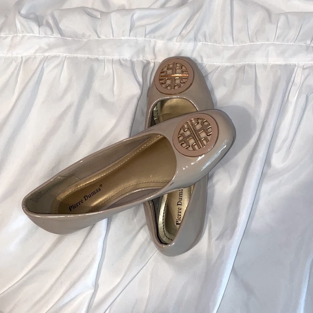 Pierre Dumas Cream Flats